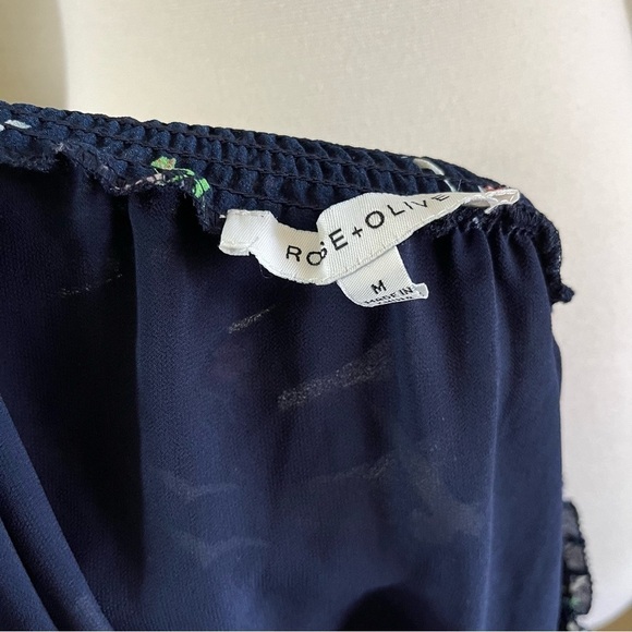 Rose + Olive Off Shoulder Blue Bird Floral Print Top Smocked 3/4 Sleeve Size M - Picture 6 of 6